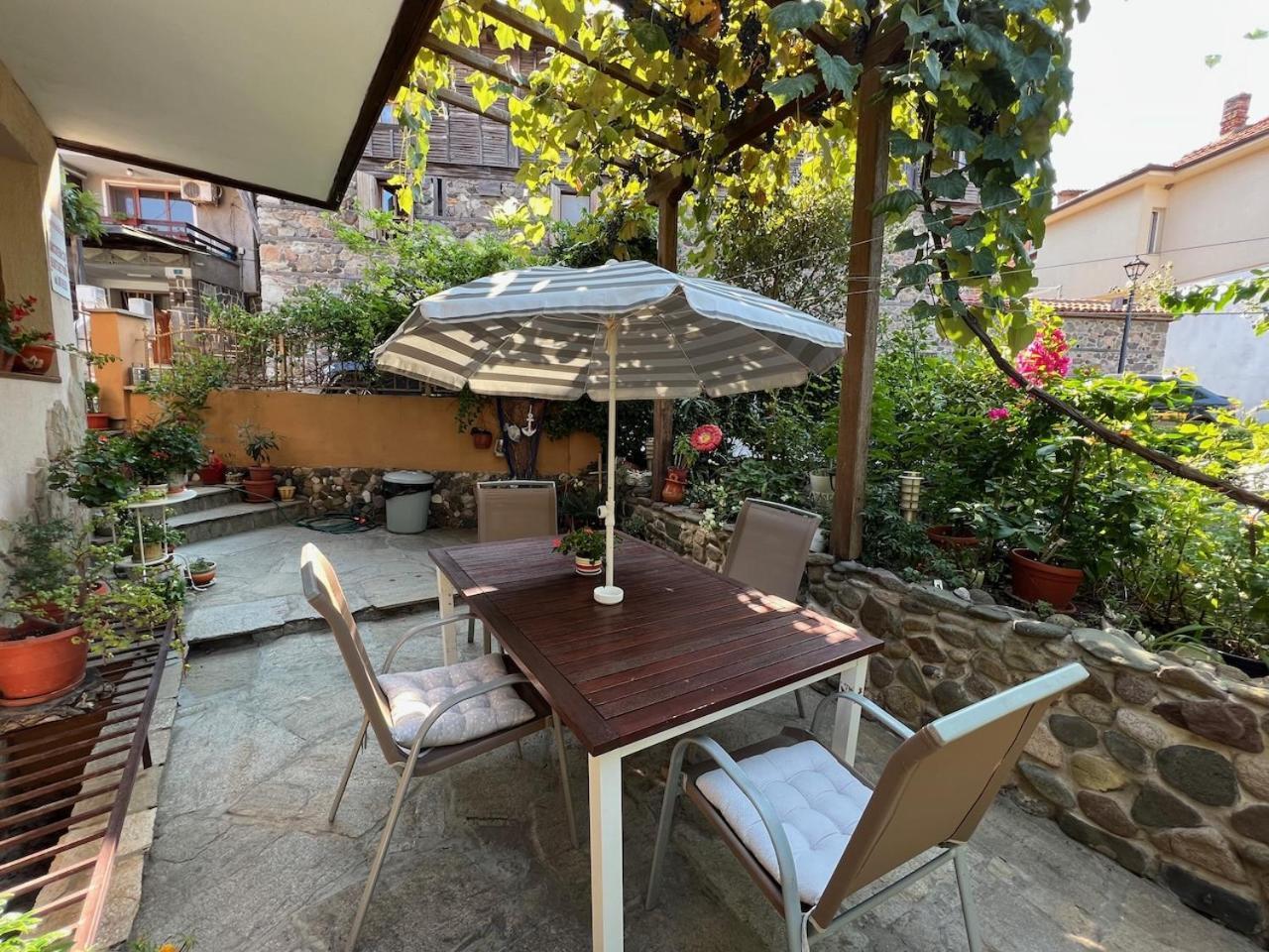 Family Hotel Emilia Sozopol Exterior photo