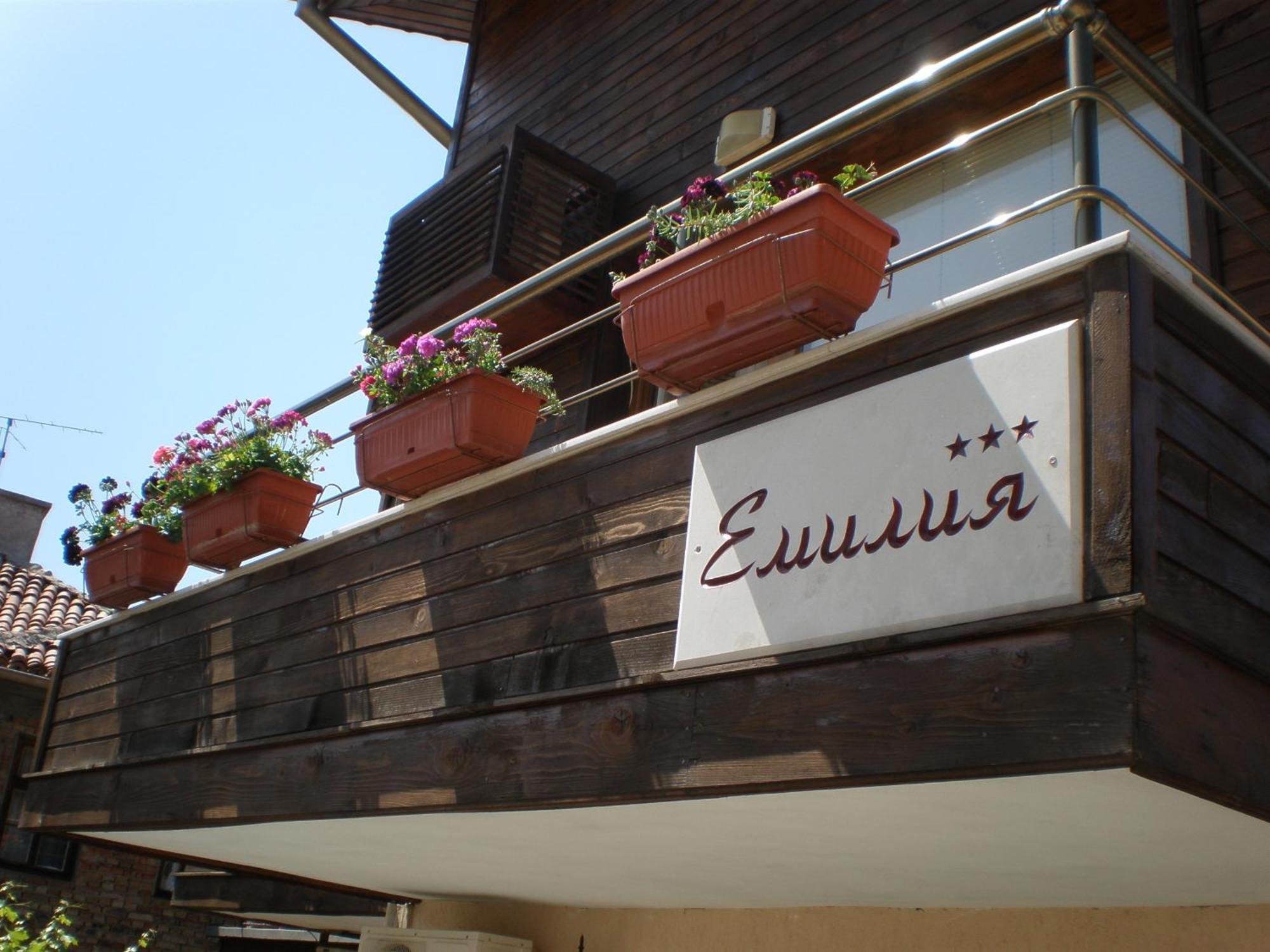 Family Hotel Emilia Sozopol Exterior photo