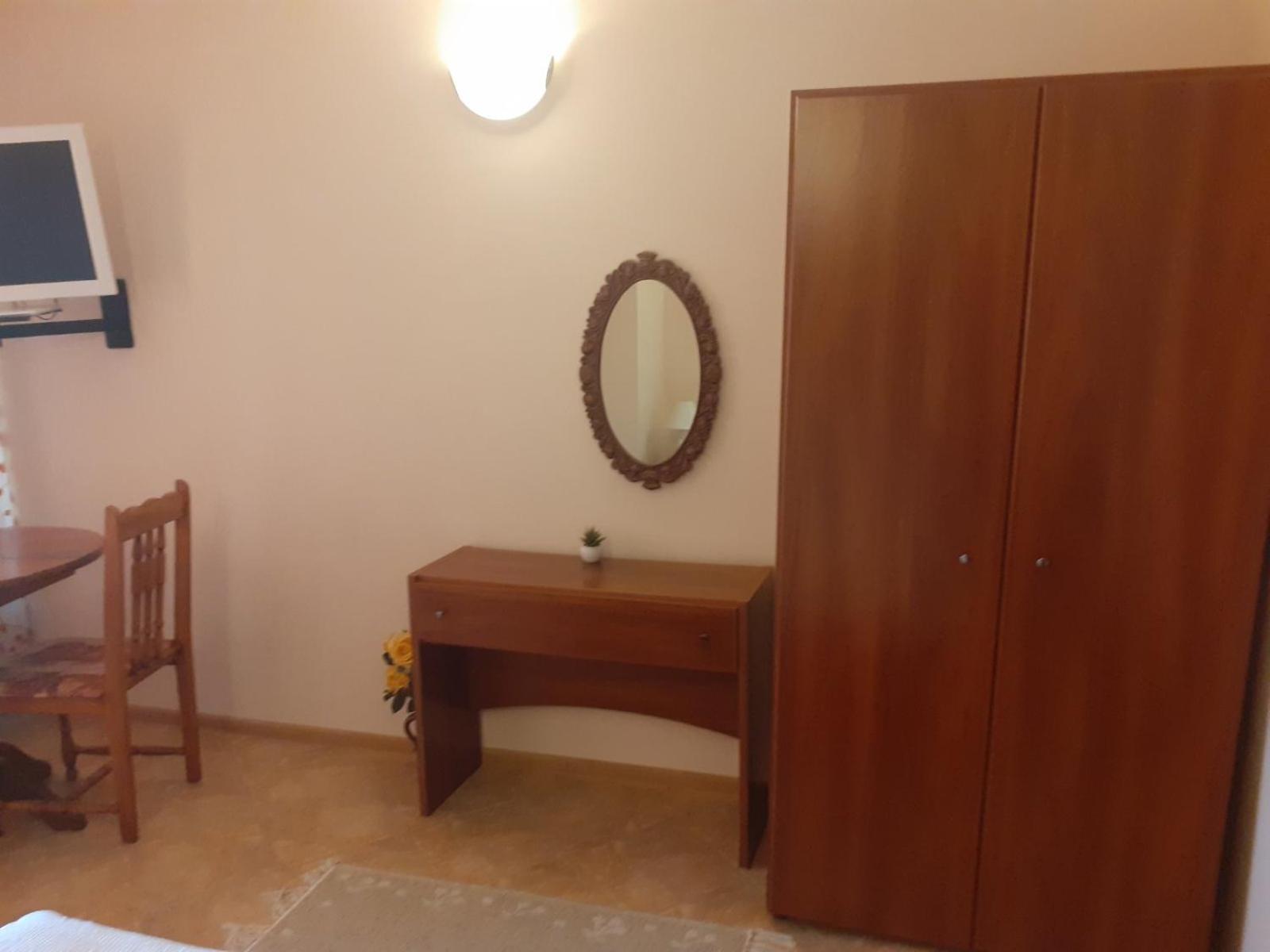 Family Hotel Emilia Sozopol Exterior photo