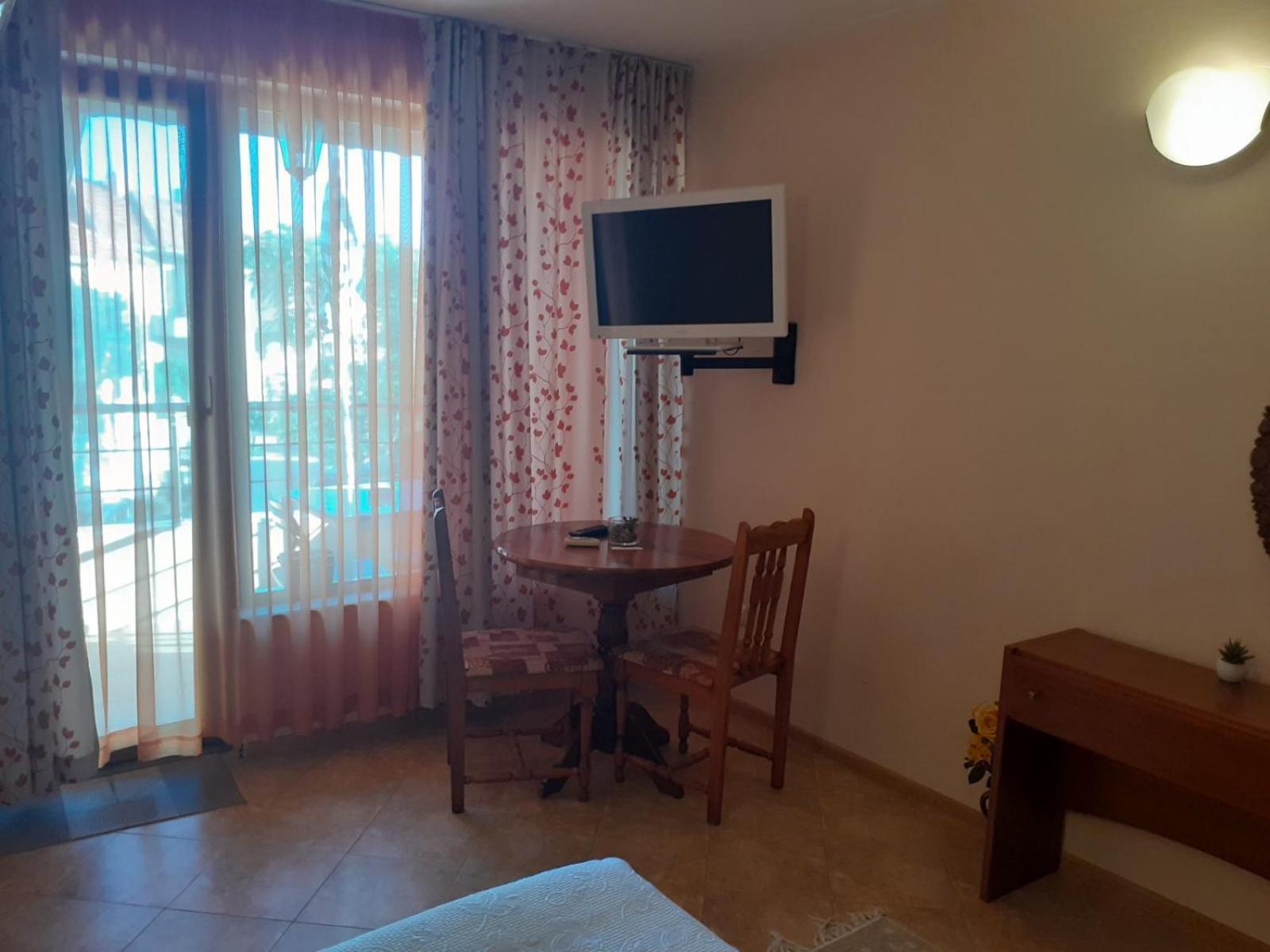 Family Hotel Emilia Sozopol Exterior photo