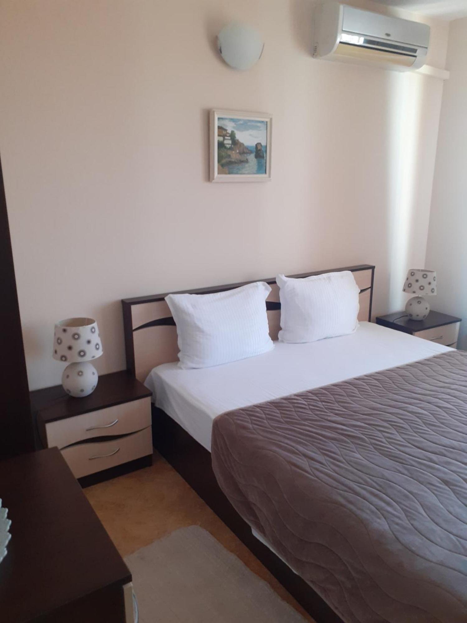 Family Hotel Emilia Sozopol Exterior photo