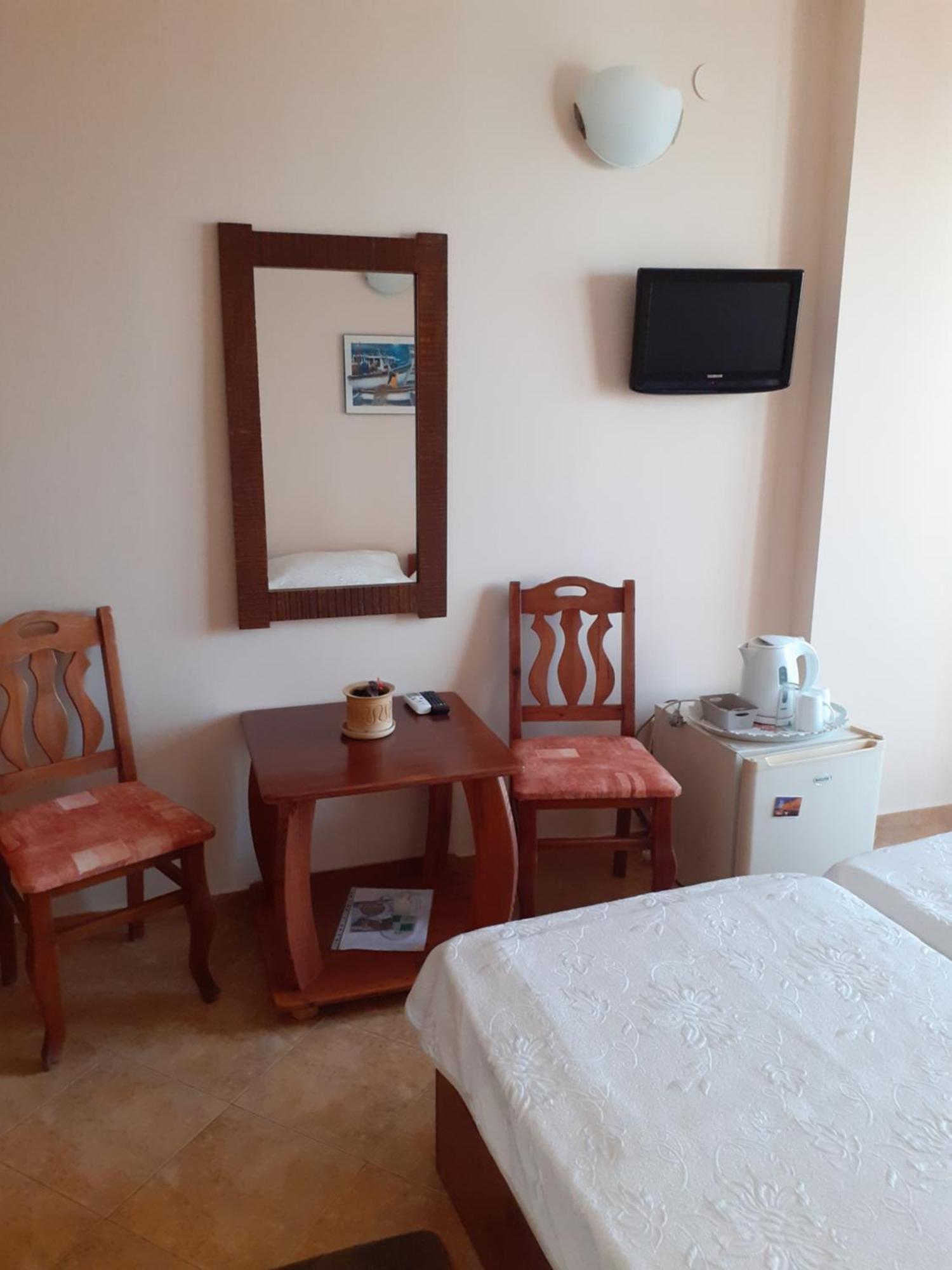 Family Hotel Emilia Sozopol Exterior photo