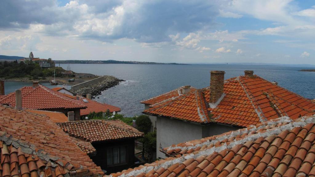 Family Hotel Emilia Sozopol Exterior photo